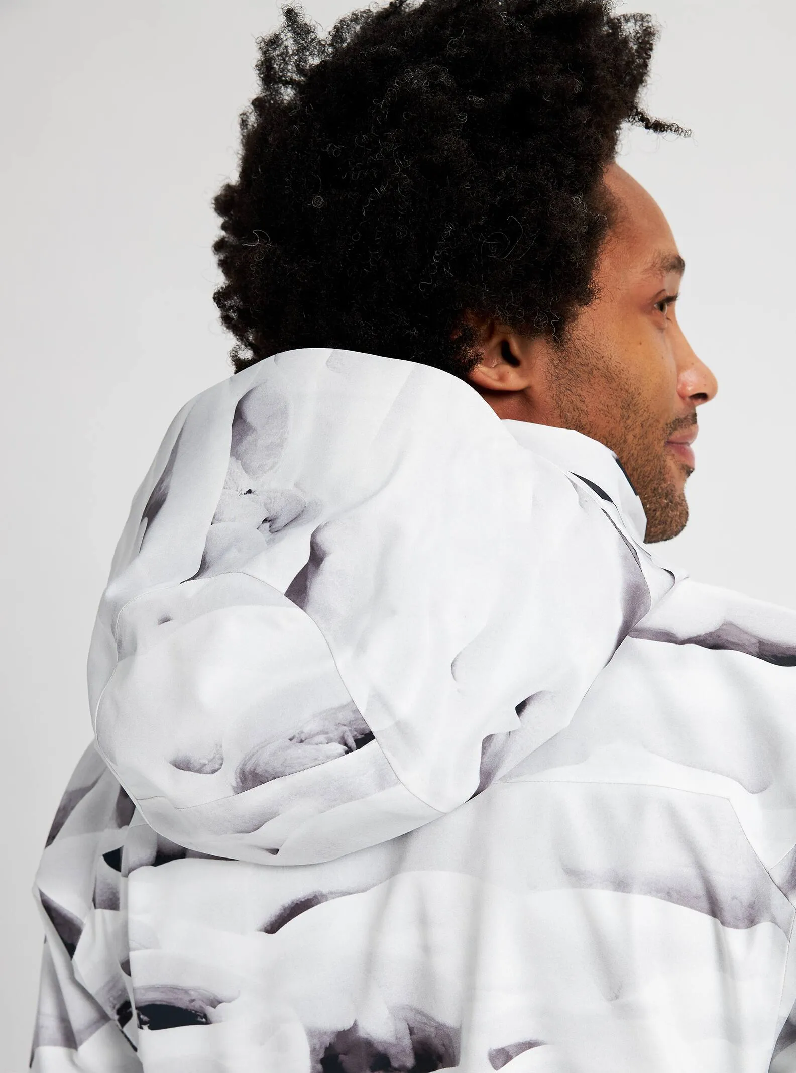 [ak] GORE-TEX Swash Snowboard Jacket 2022