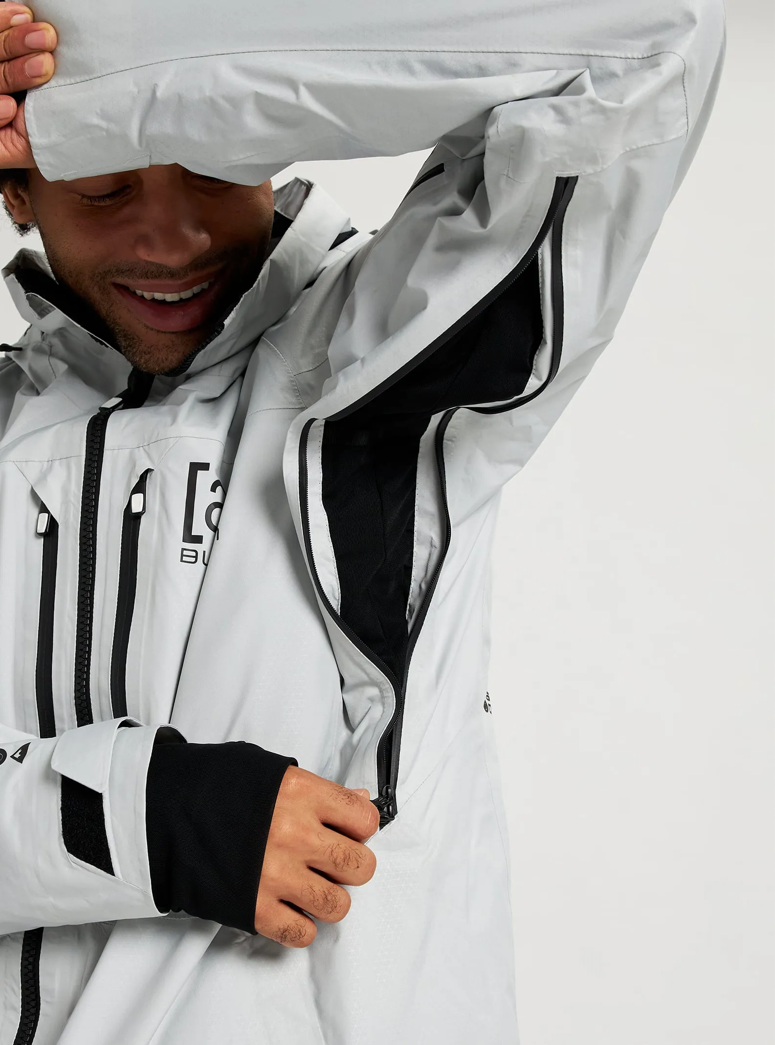 [ak] GORE-TEX Swash Snowboard Jacket 2022