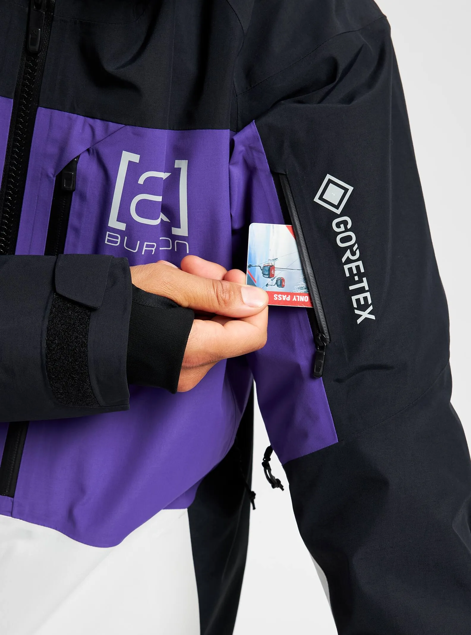 [ak] GORE-TEX Swash Snowboard Jacket 2022
