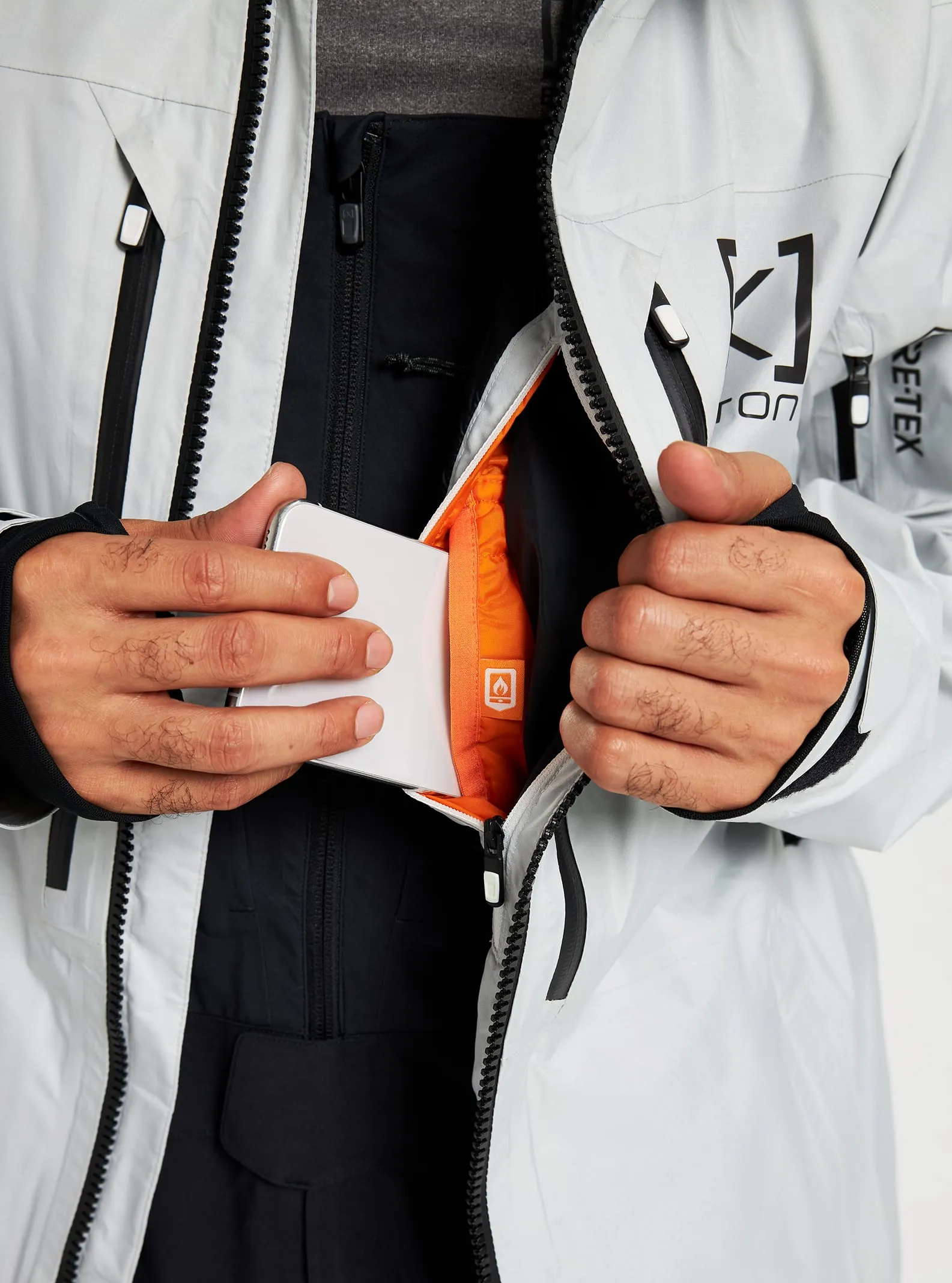 [ak] GORE-TEX Swash Snowboard Jacket 2022