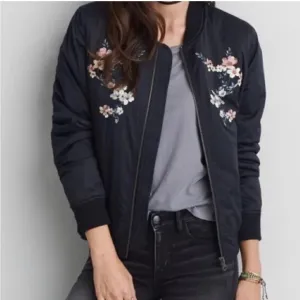 AMERICAN EAGLE Black Floral Embroidered Bomber Jacket Size M