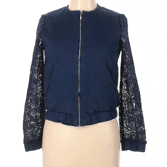 AMUR Teagan quilted bomber jacket laced sleeved- large. Great condition.
