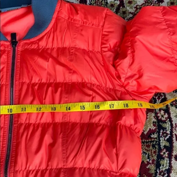 Athleta Utility Quilted Bright Puffer Jacket Red Small