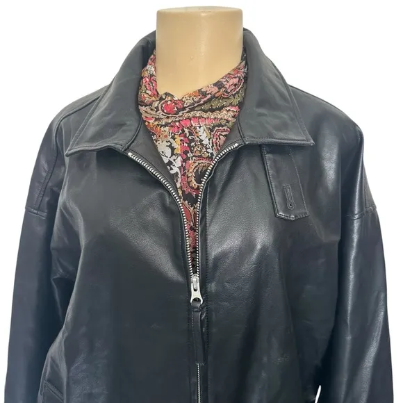 Black Oversized faux Leather zip up cinch waist collared bomber jacket women’s L