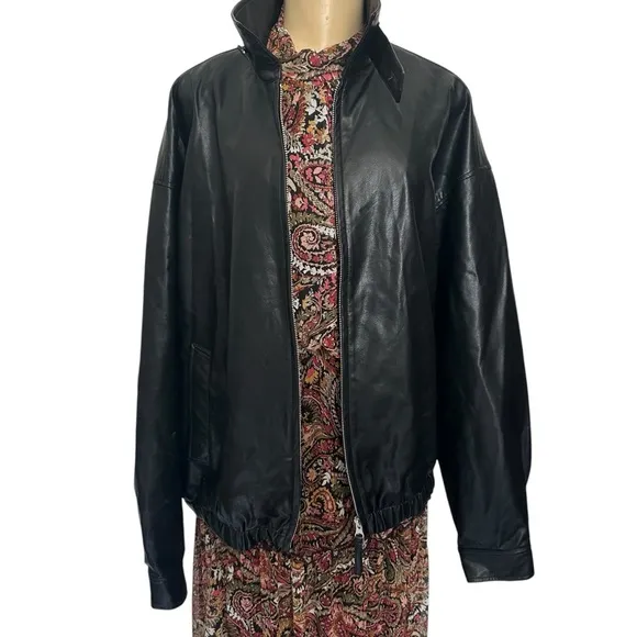 Black Oversized faux Leather zip up cinch waist collared bomber jacket women’s L