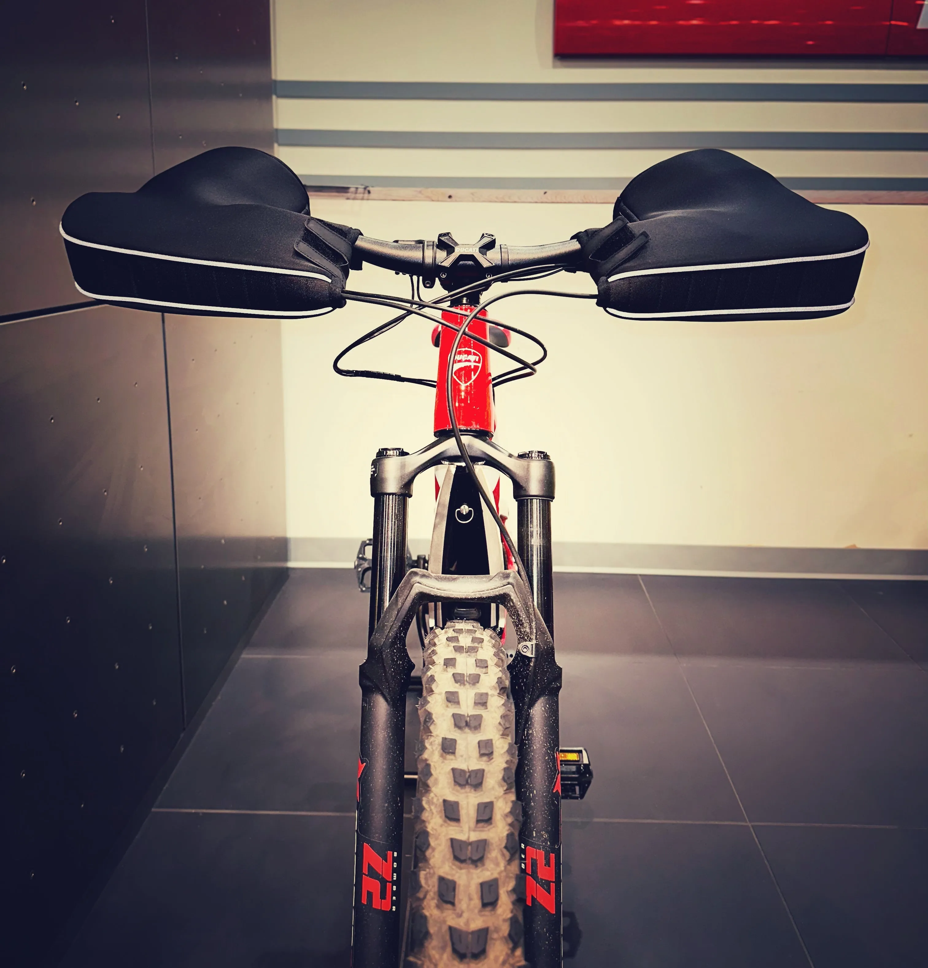 Cascade — EBIKE, MOUNTAIN BIKE HAND COVERS