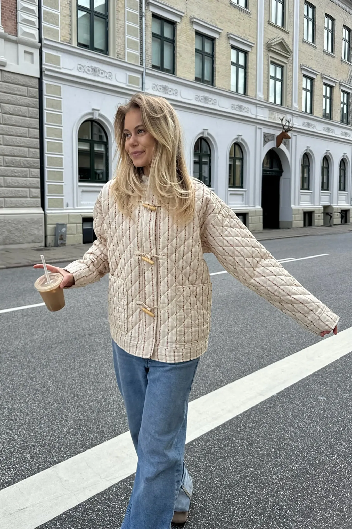 EmmaIC Quilted Jakke - Beige Rød Blomster Striber
