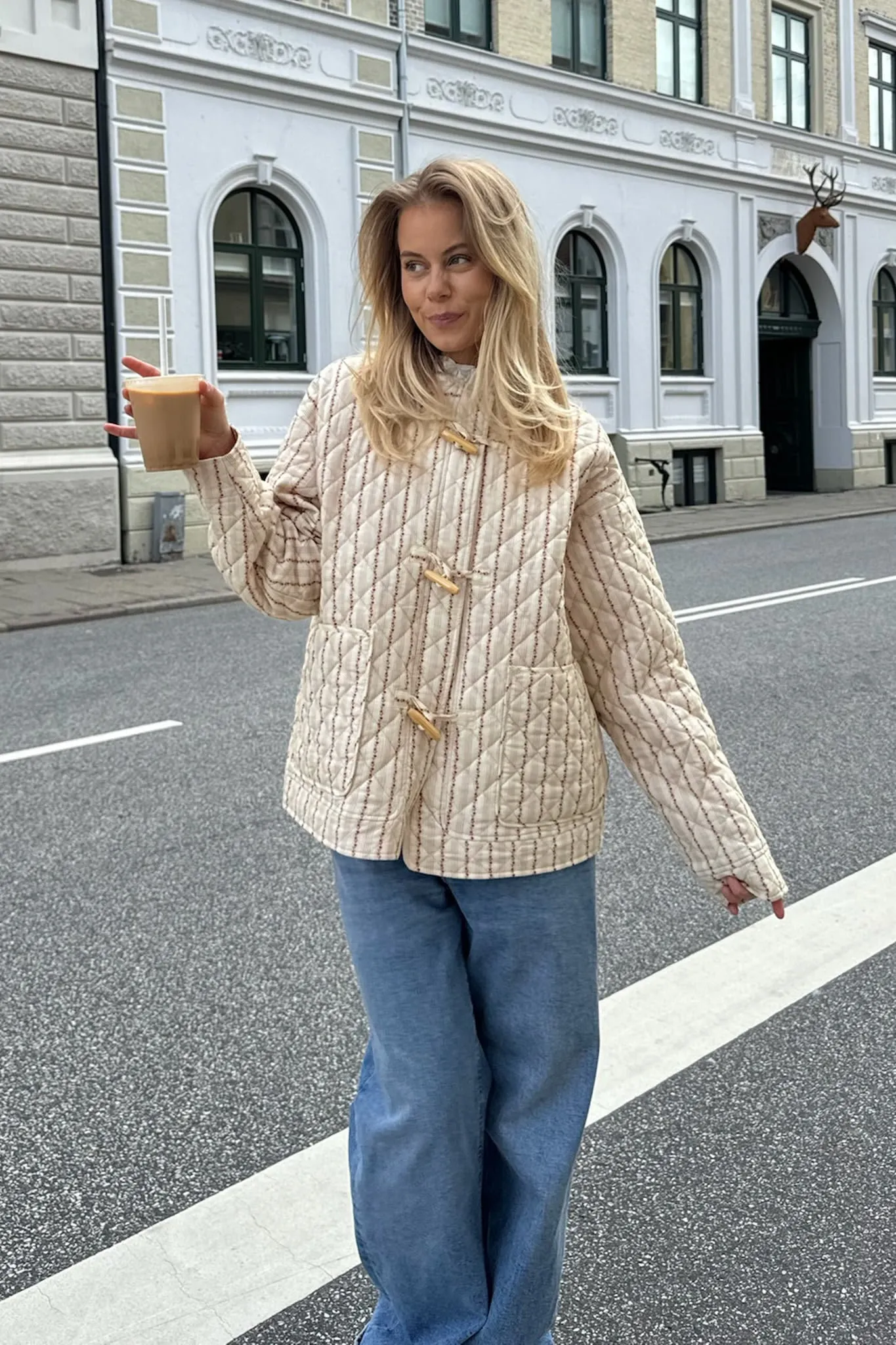 EmmaIC Quilted Jakke - Beige Rød Blomster Striber