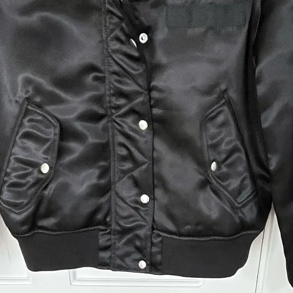 Gap Black Satin Bomber w/ Faux Fur Lining women’s Size S Gorpcore Streetwear New
