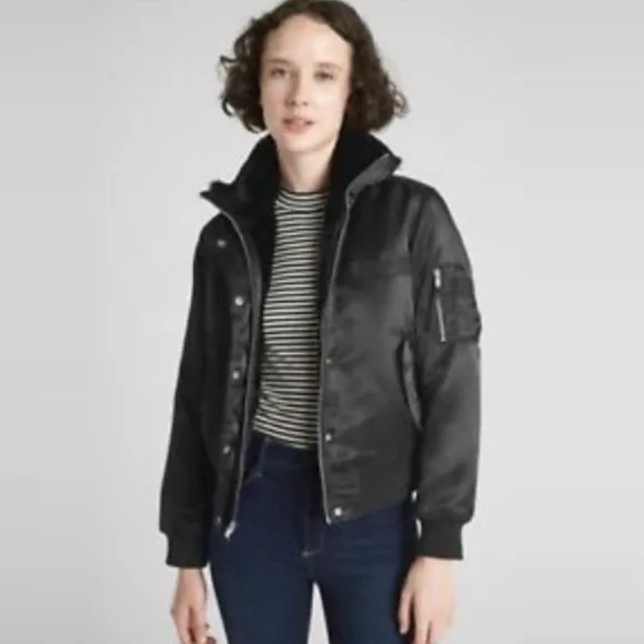 Gap Black Satin Bomber w/ Faux Fur Lining women’s Size S Gorpcore Streetwear New