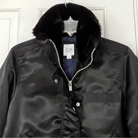 Gap Black Satin Bomber w/ Faux Fur Lining women’s Size S Gorpcore Streetwear New