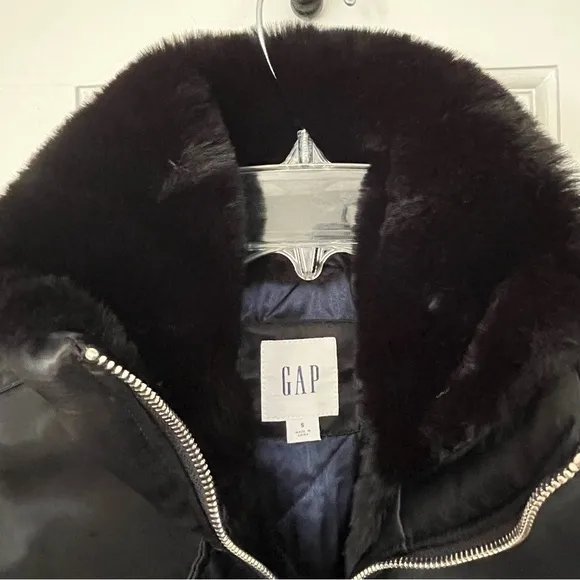 Gap Black Satin Bomber w/ Faux Fur Lining women’s Size S Gorpcore Streetwear New