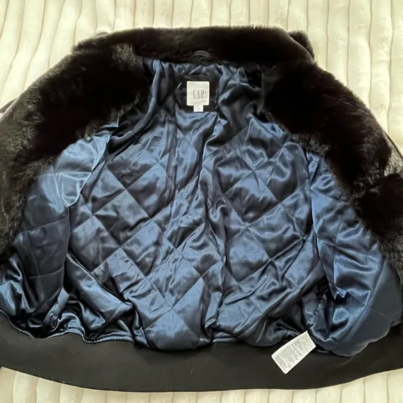 Gap Black Satin Bomber w/ Faux Fur Lining women’s Size S Gorpcore Streetwear New