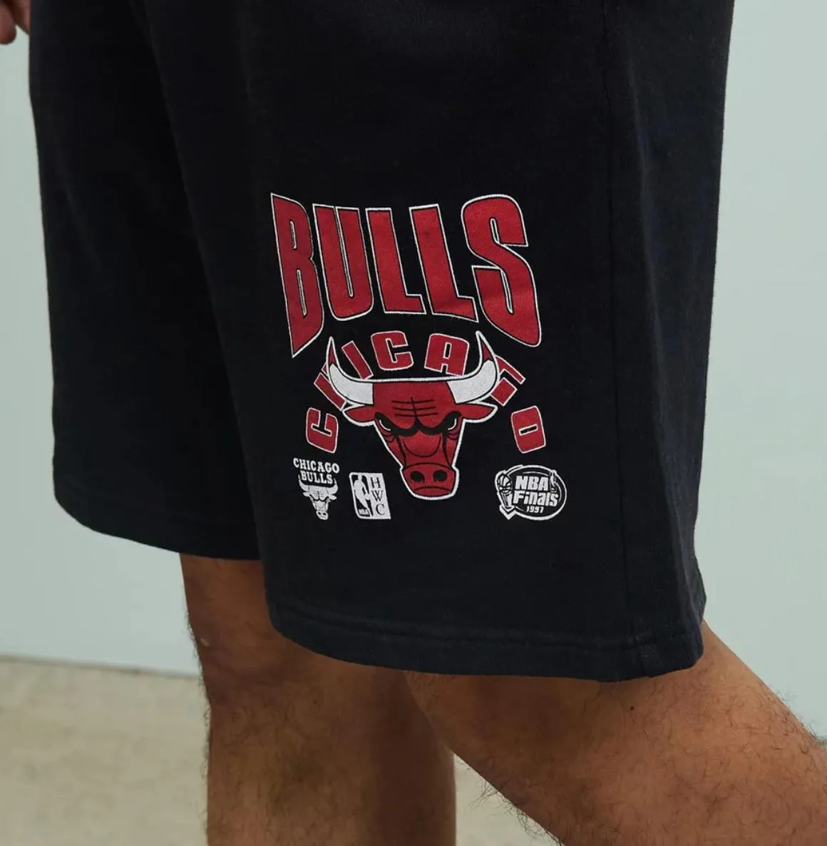 Mitchell & Ness Chicago Bulls Black Step Over Shorts Size XL (New)