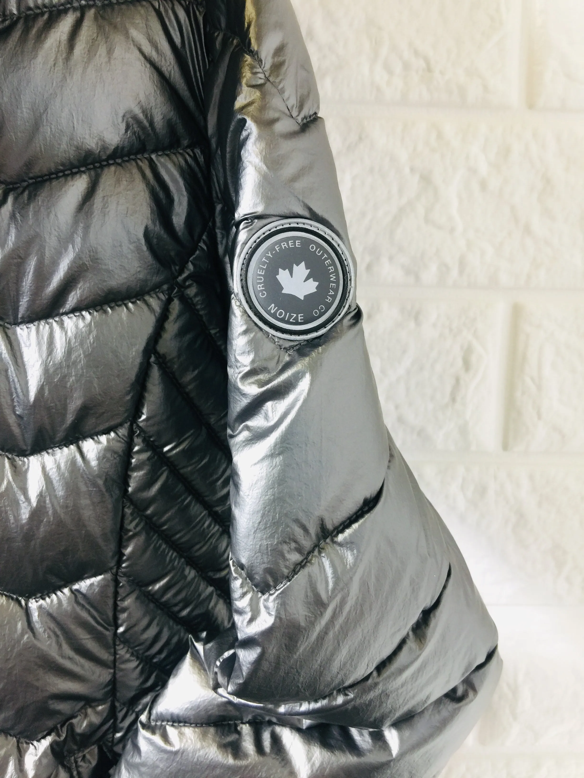 New Noize Claire-M-G Long-Length Puffer (Kids) (Girls) Silver with light Pink lining! Keeps you warm without the bulk, Sz 10! Retails $125 