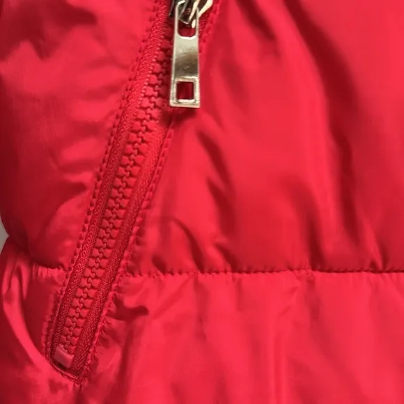 NWOT Zenana Red Zip Front Puffer Jacket Size Medium.