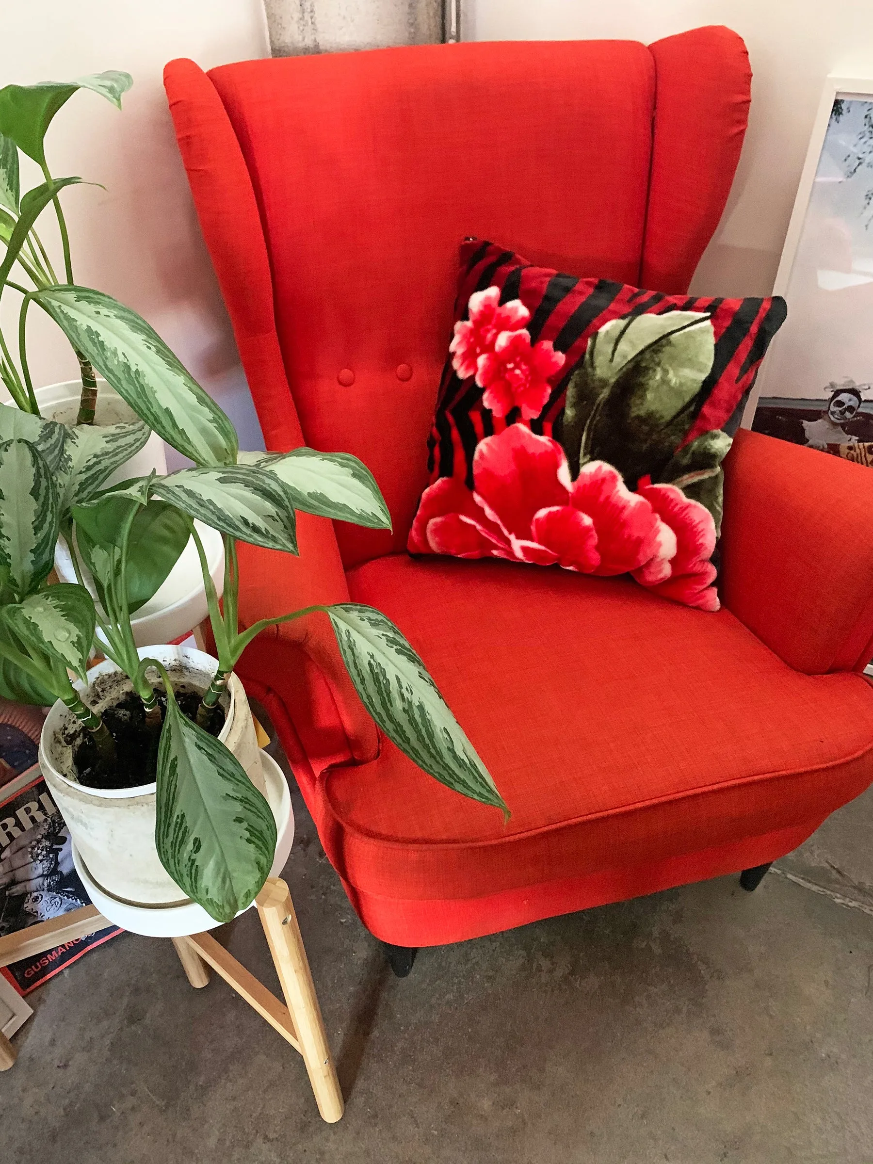 "Rose from Concrete"  Tirada pillow