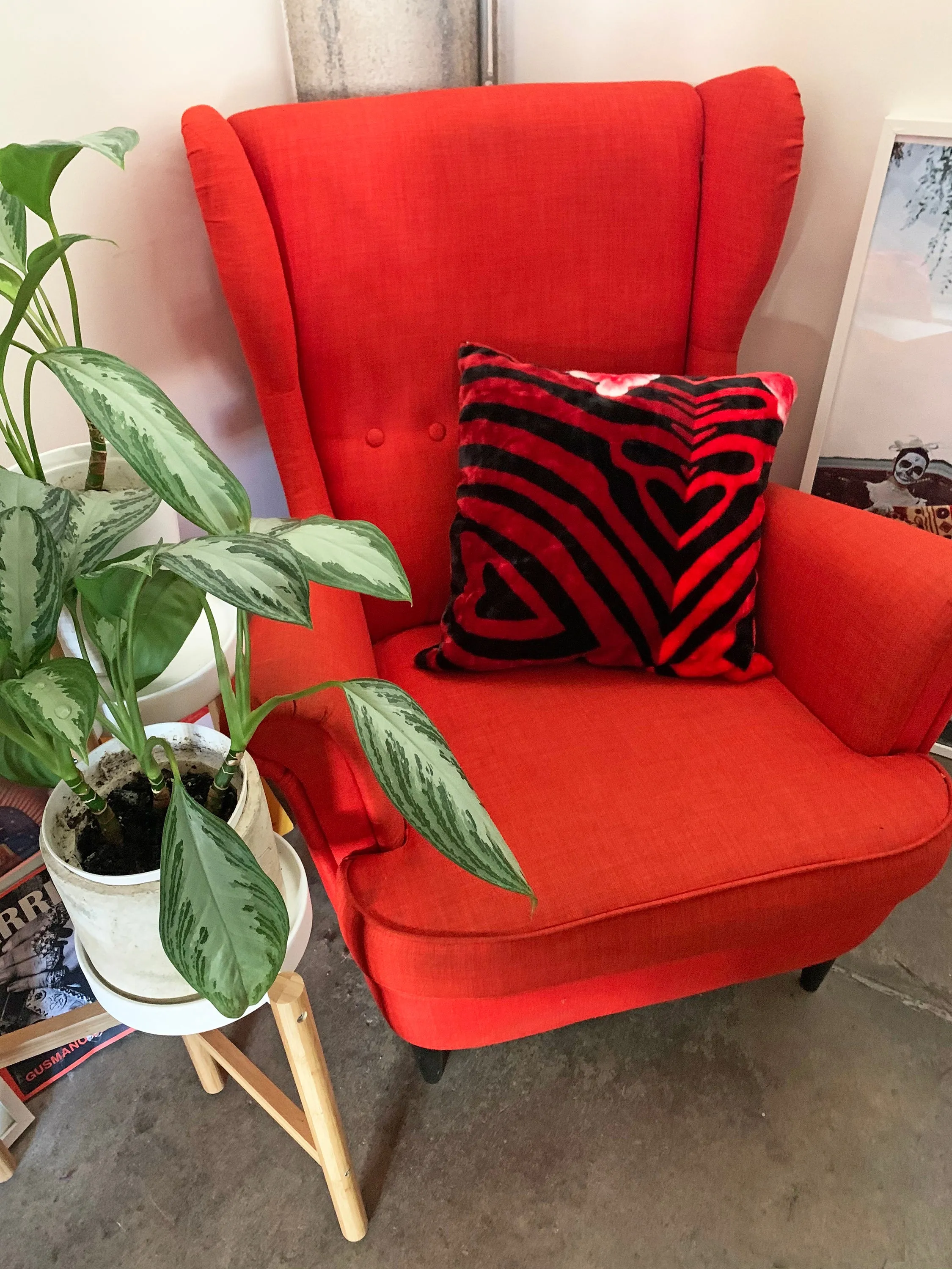 "Rose from Concrete"  Tirada pillow