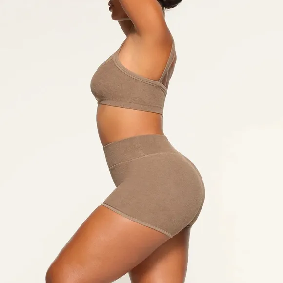 Skims - Terry Lounge - SEAMLESS SHORT SHORT in color Oxide