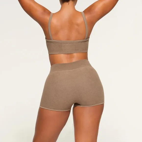 Skims - Terry Lounge - SEAMLESS SHORT SHORT in color Oxide