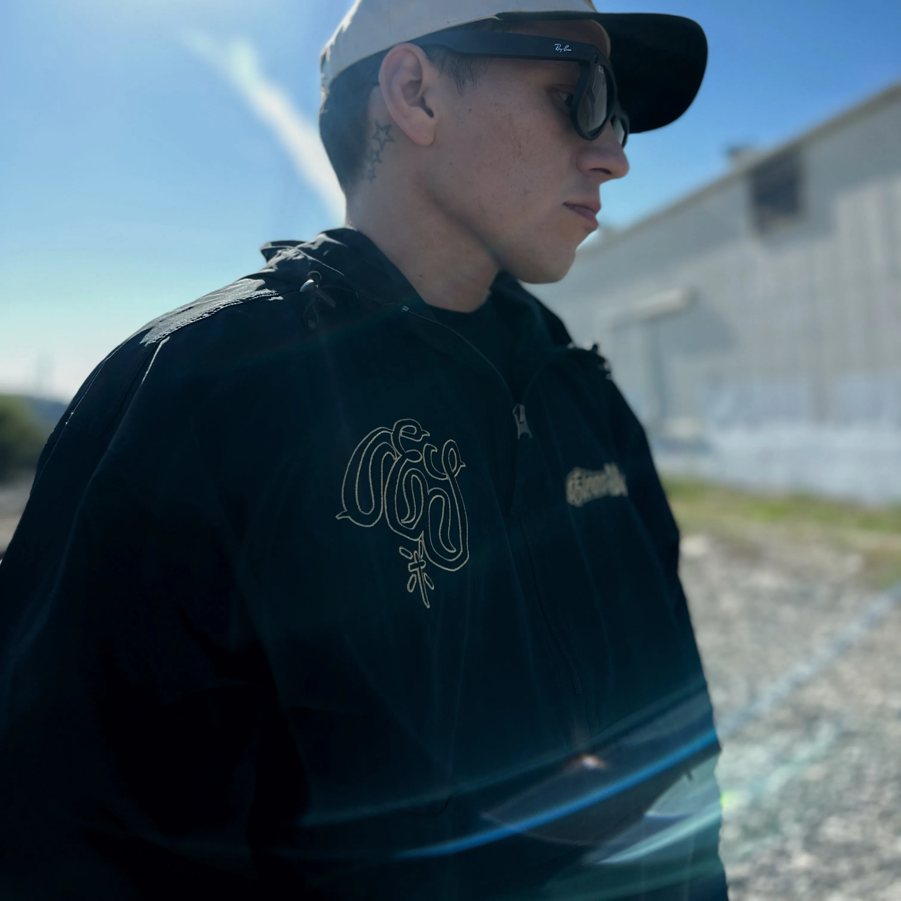 Steelo Hooded windbreaker (black)