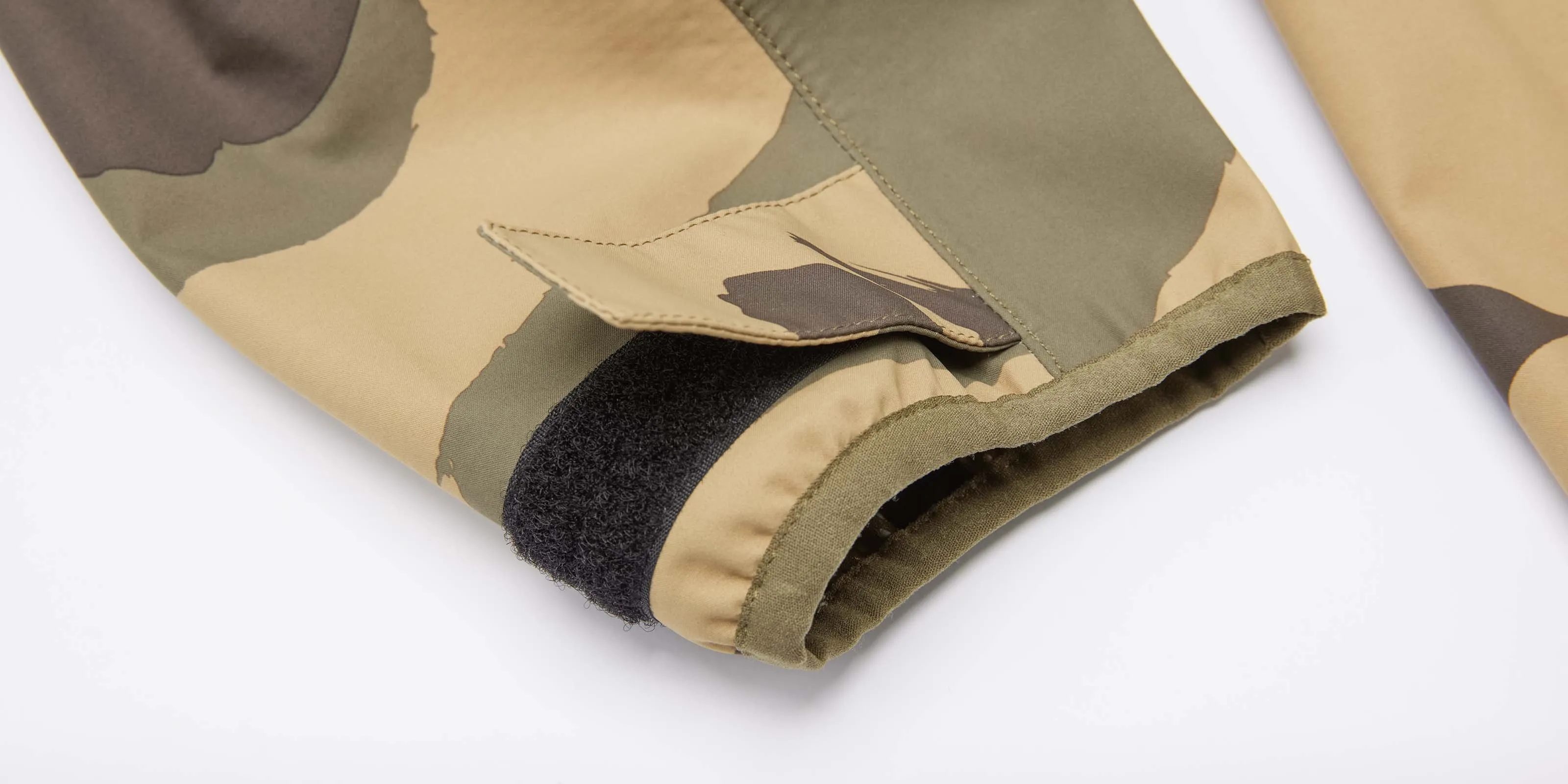 VIKTOS Range Trainer Waterproof Shell Brushstroke