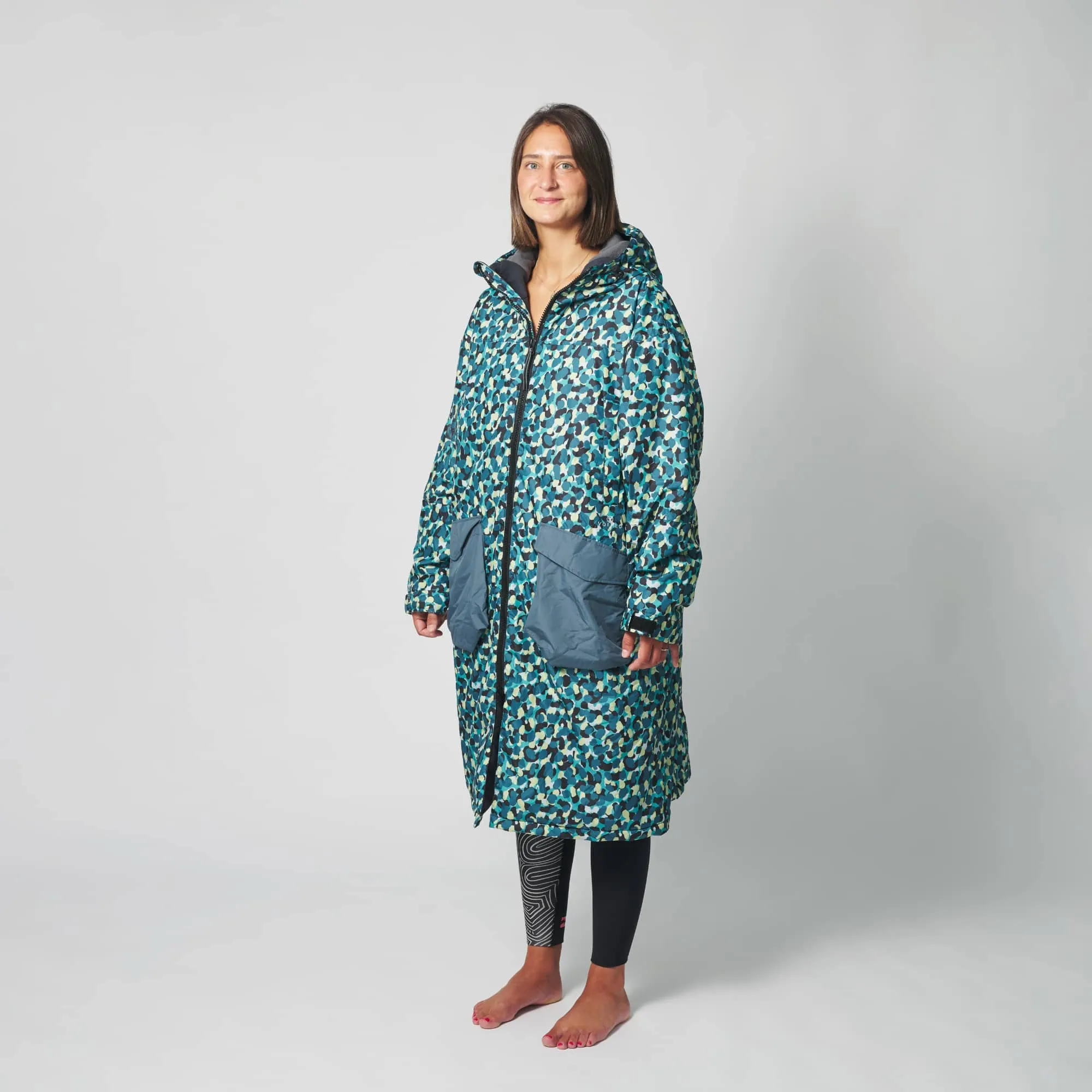 VOITED 2nd Edition Outdoor Change Robe & Drycoat for Surfing, Camping, Vanlife & Wild Swimming - An Tracks