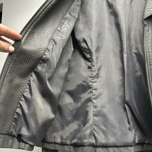 Women’s Faux Leather Alfani Bomber Jacket Zip Up Gray Snakeskin Large